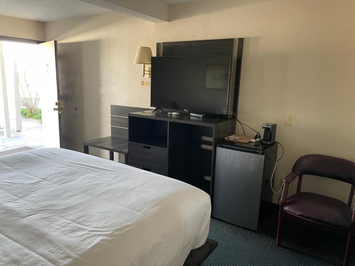 Landmark Inn Osawatomie Eksteriør billede